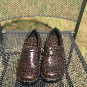 Born Leopard clogs shoe